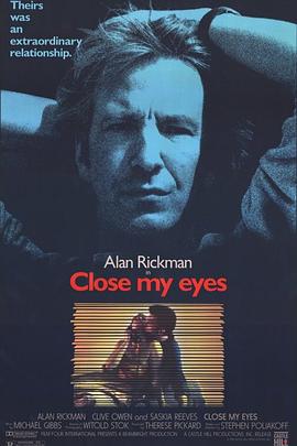 游泳教练在水里含我奶头